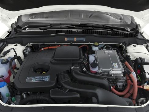 Used 2017 Ford Fusion Energi Platinum FWD image 13