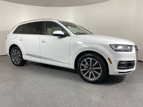 Used 2018 Audi Q7 3.0T Premium Plus w/ Premium Plus Package image 3