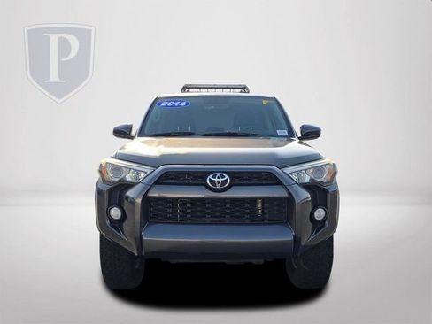 Used 2014 Toyota 4Runner SR5 image 12