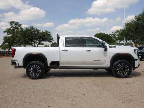 Used 2024 GMC Sierra 2500 Denali Ultimate w/ Max Trailering Package AWD/4WD image 8