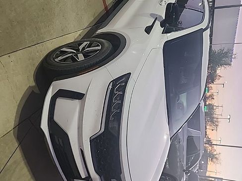 Used 2022 Kia Sorento EX image 15