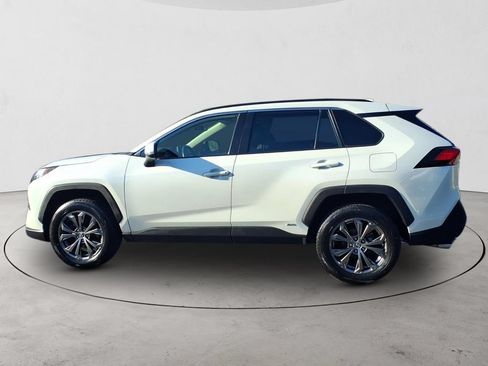 Used 2022 Toyota RAV4 XLE Premium AWD/4WD image 8