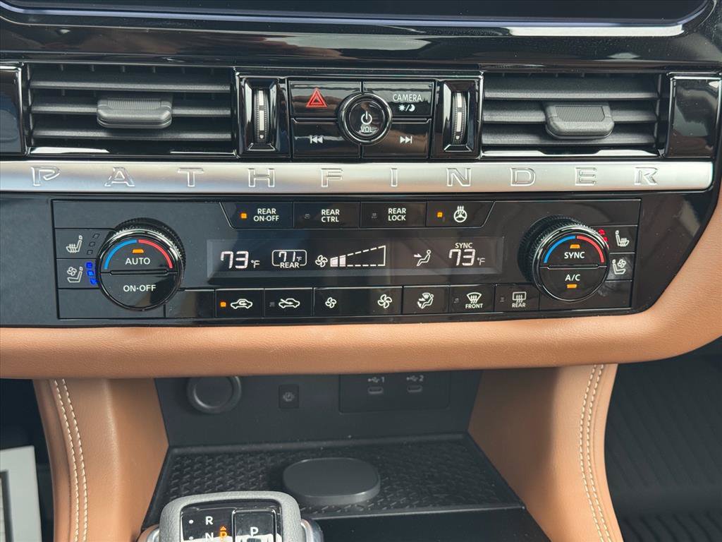 Used 2026 Nissan Pathfinder Platinum w/ Lighting Package FWD image 24