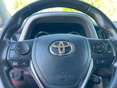 Used 2018 Toyota RAV4 XLE w/ Convenience Package AWD/4WD image 7