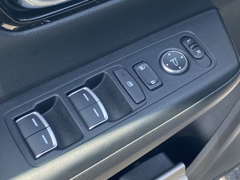 Used 2025 Honda CR-V EX-L image 17