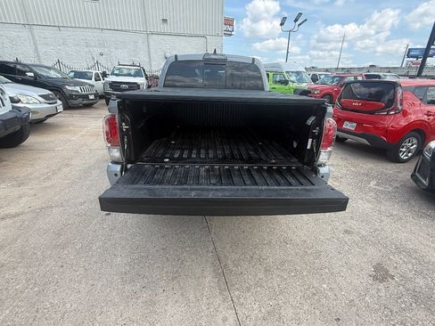 Used 2019 Toyota Tacoma SR image 8