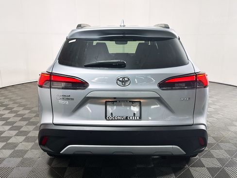 Certified 2024 Toyota Corolla Cross XLE w/ Convenience Package FWD image 4