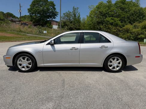 Used 2007 Cadillac STS w/ Preferred Equipment Group AWD/4WD image 2