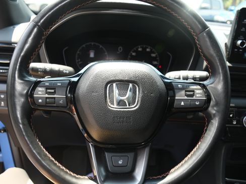 Used 2024 Honda Pilot TrailSport image 14