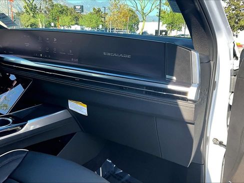 New 2026 Cadillac Escalade ESV Sport w/ Touring Package AWD/4WD image 33