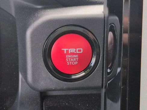 Used 2025 Toyota 4Runner TRD Off-Road Premium AWD/4WD image 27