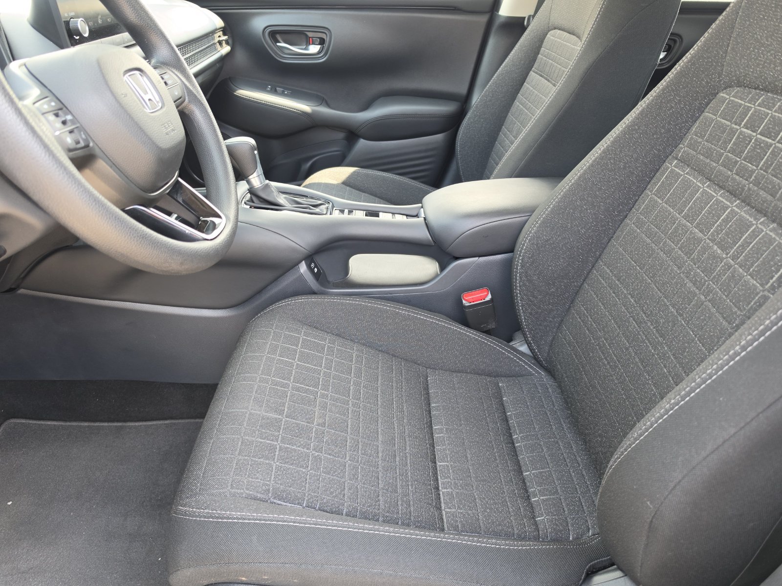 Used 2025 Honda HR-V LX image 11