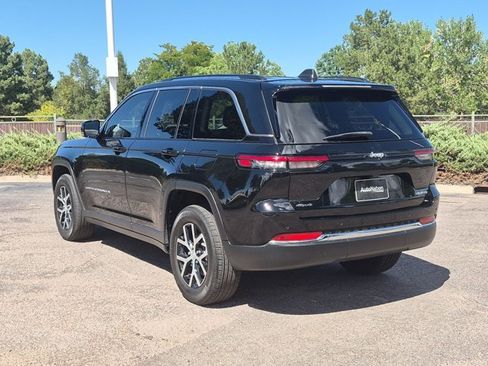 Used 2023 Jeep Grand Cherokee Limited w/ Trailer Tow Prep Group (B) AWD/4WD image 8