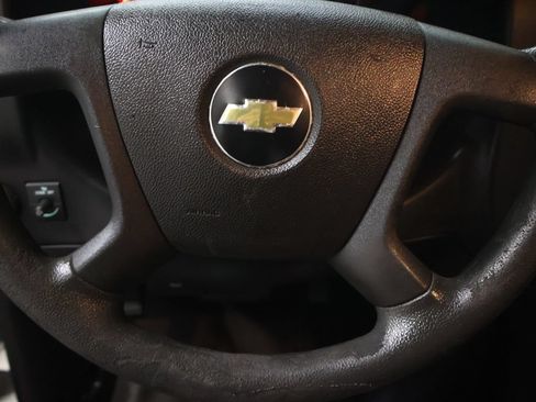 Used 2017 Chevrolet Express 3500 RWD image 15