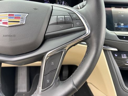 Used 2019 Cadillac XT5 Luxury FWD image 22