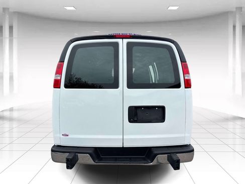Used 2024 Chevrolet Express 2500 w/ Driver Convenience Package RWD image 4