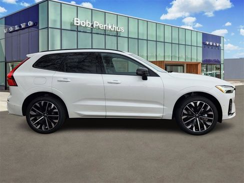 New 2026 Volvo XC60 B5 Ultra w/ Climate Package image 23
