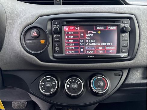 Used 2017 Toyota Yaris LE image 16