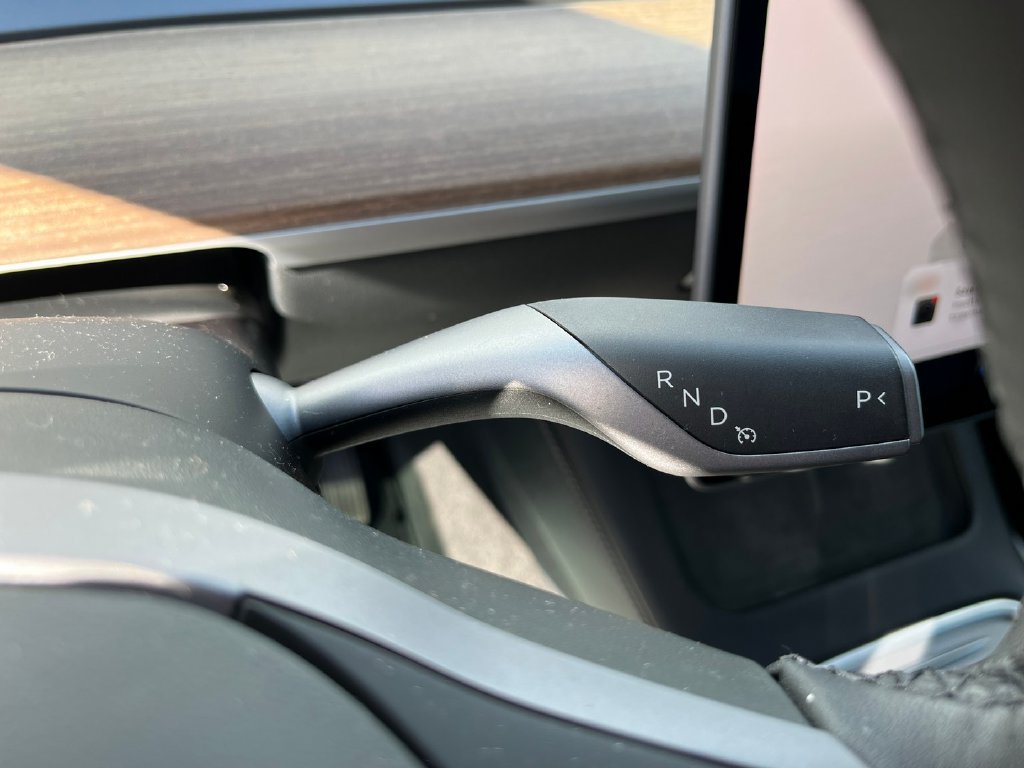 Used 2024 Tesla Model Y Long Range AWD/4WD image 16