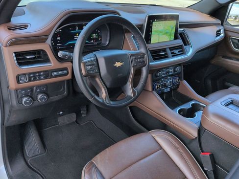 Used 2023 Chevrolet Tahoe High Country AWD/4WD image 10