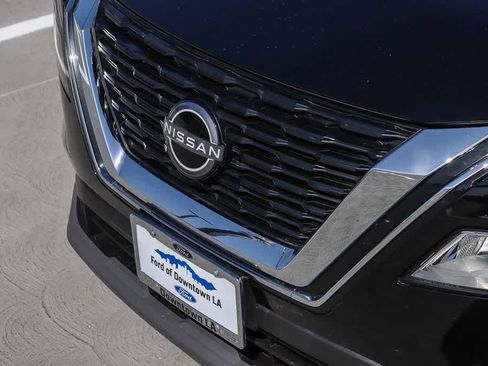 Used 2022 Nissan Rogue SV FWD image 8