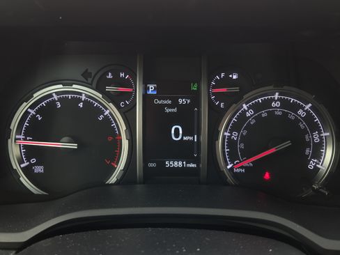Certified 2024 Toyota 4Runner TRD Off-Road AWD/4WD image 25