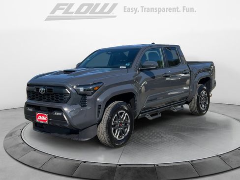 Used 2025 Toyota Tacoma TRD Sport image 4