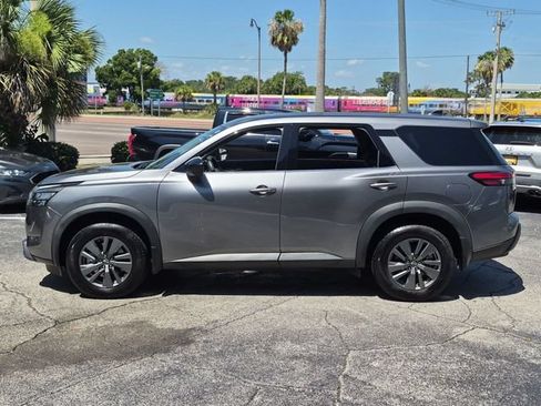 Used 2024 Nissan Pathfinder S FWD image 8