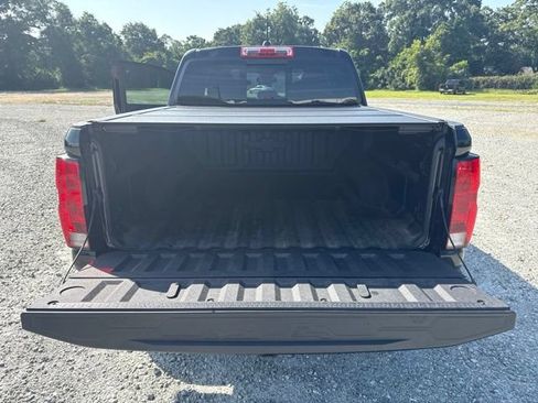 Used 2025 Chevrolet Colorado Trail Boss AWD/4WD image 15