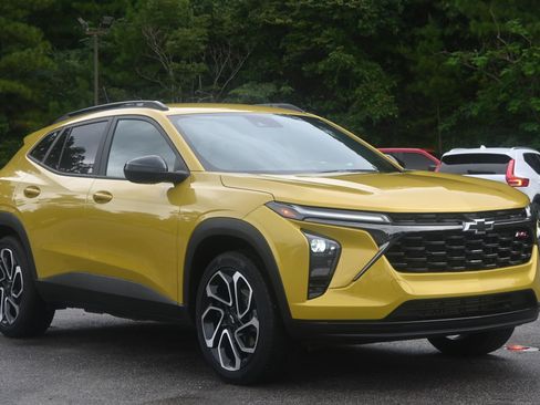 Used 2024 Chevrolet Trax RS w/ Driver Confidence Package image 11