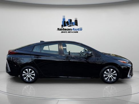 Used 2021 Toyota Prius Prime XLE image 3