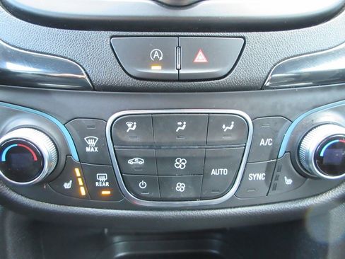 Used 2022 Chevrolet Equinox RS image 30