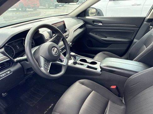 Used 2024 Nissan Altima 2.5 SV FWD image 6