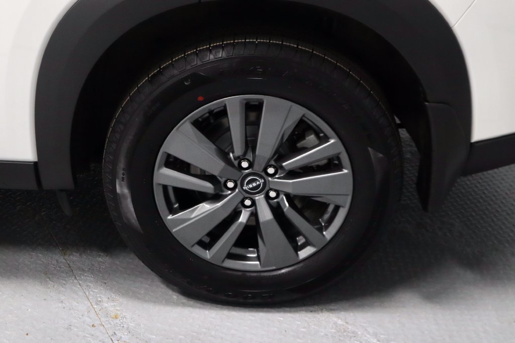 Used 2024 Nissan Pathfinder SV w/ Black Appearance Package AWD/4WD image 19