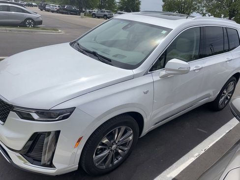 Used 2021 Cadillac XT6 Premium Luxury AWD/4WD image 3