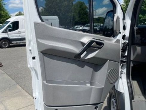 Used 2015 Mercedes-Benz Sprinter 3500 w/ Front Bench Seat Package image 17
