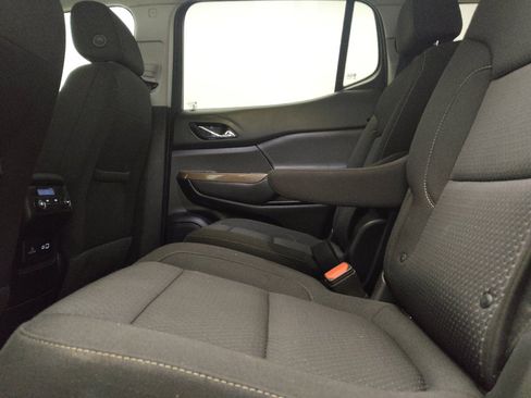 Used 2023 GMC Acadia SLE w/ Driver Convenience Package FWD image 18