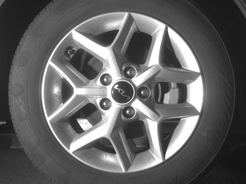 Used 2025 Kia Soul LX w/ LX Technology Package FWD image 16