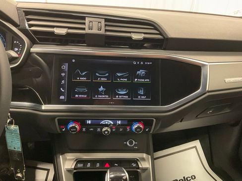 Used 2025 Audi Q3 2.0T Premium image 18