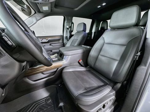 Used 2024 Chevrolet Silverado 1500 LT Trail Boss w/ LT Trail Boss Premium Package AWD/4WD image 11