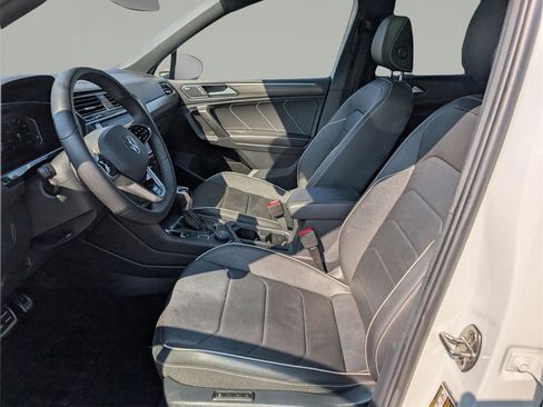 Used 2022 Volkswagen Tiguan SEL R-Line image 10