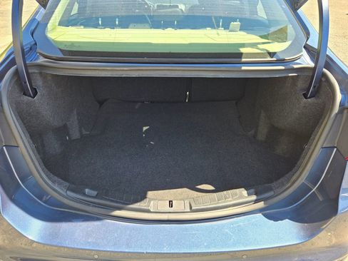 Used 2018 Ford Fusion SE w/ Fusion SE Technology Package image 11