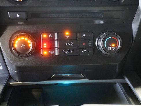 Used 2018 Ford F150 XLT w/ Equipment Group 302A Luxury image 18