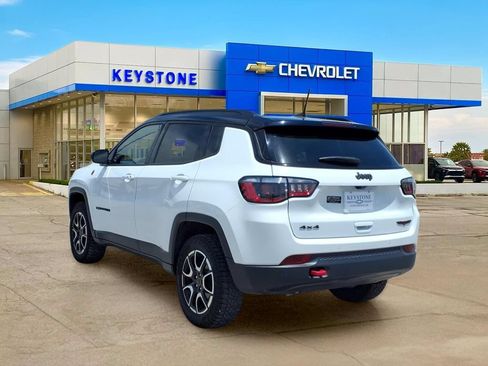 Used 2025 Jeep Compass Trailhawk AWD/4WD image 5