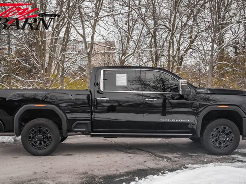 Used 2024 GMC Sierra 2500 Denali Ultimate image 4