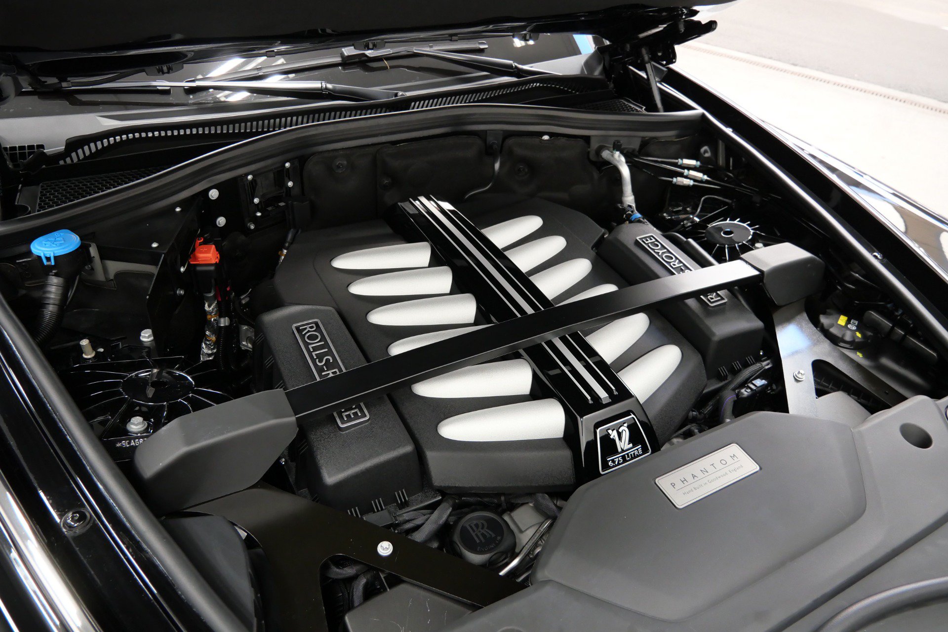 Used 2019 Rolls-Royce Phantom Sedan RWD image 43