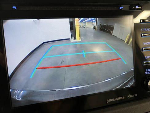 Used 2019 Toyota Sienna XLE image 24