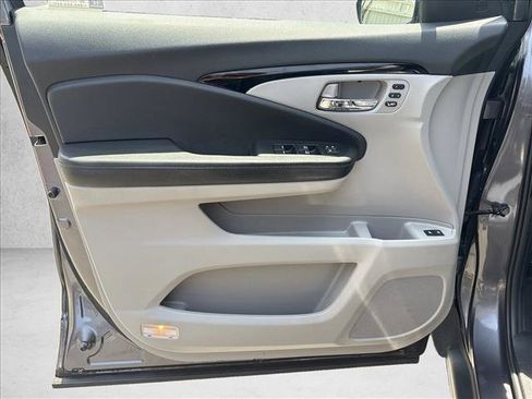 Used 2019 Honda Pilot Elite image 14