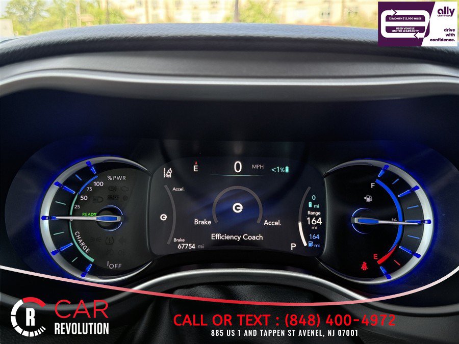 Used 2024 Chrysler Pacifica Limited FWD image 17
