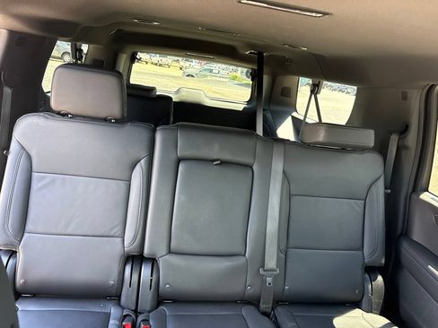 Used 2025 Chevrolet Suburban Z71 AWD/4WD image 44